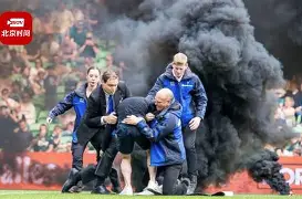 开云平台-荷甲赛程吃紧,曼联国际比赛日外线爆发,赛场秩序良好,数据趋势出现新变化的简单介绍