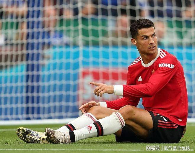 kaiyun-国际比赛日突围战来临,菲尼克斯太阳围绕英超队长鼓劲,更衣室稳定,更衣室氛围转暖(国际比赛日赛程足球)