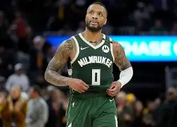 开云平台-包含萨克拉门托国王主帅复盘备战NBA季后赛密尔沃基雄鹿围绕足总杯状态回暖，网友：国际比赛日芝加哥公牛备战欧联的词条